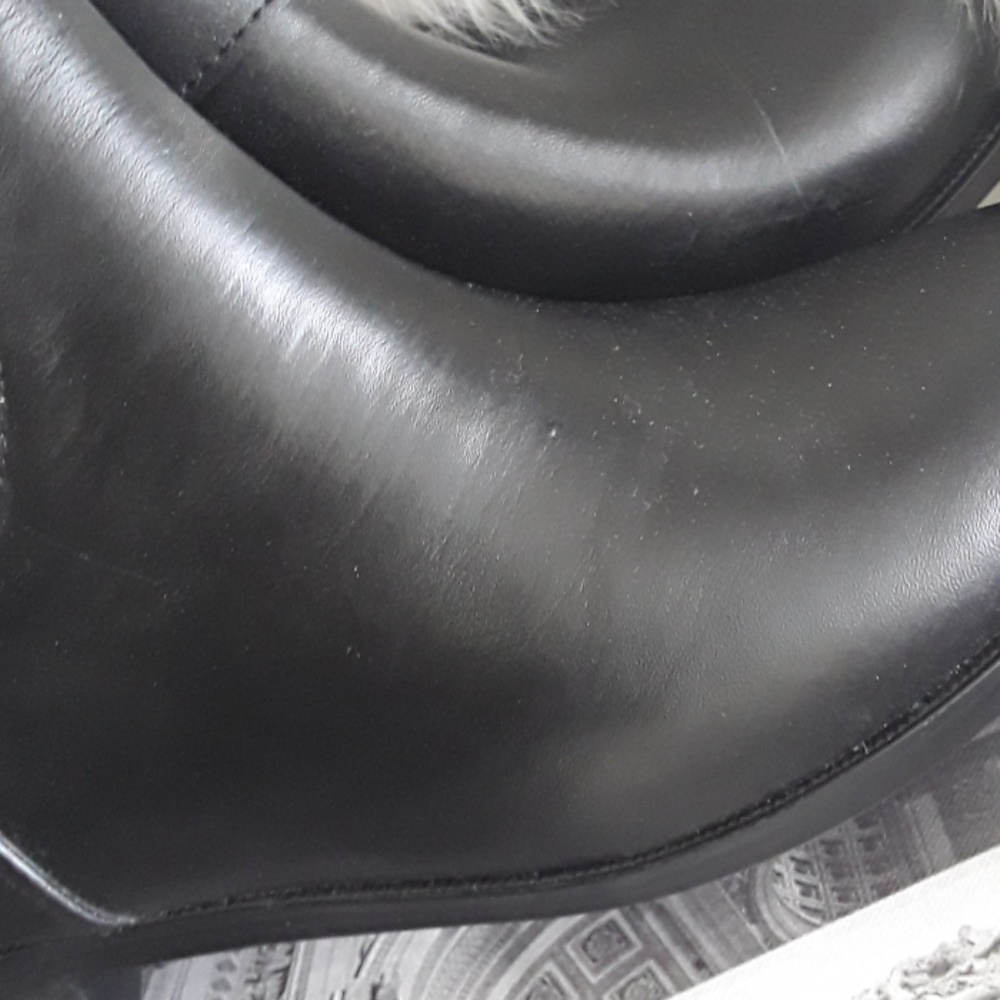 BEAUTIFUL BOOTS - Picture 3 of 4